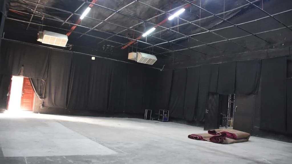 Studio B, photo 2