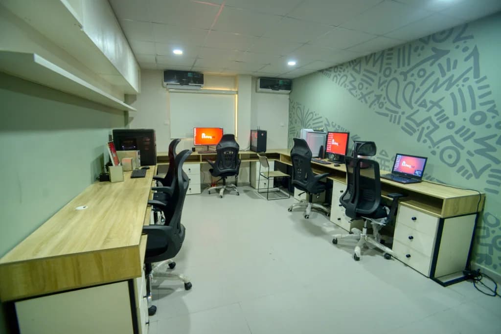 Post Production, photo 2